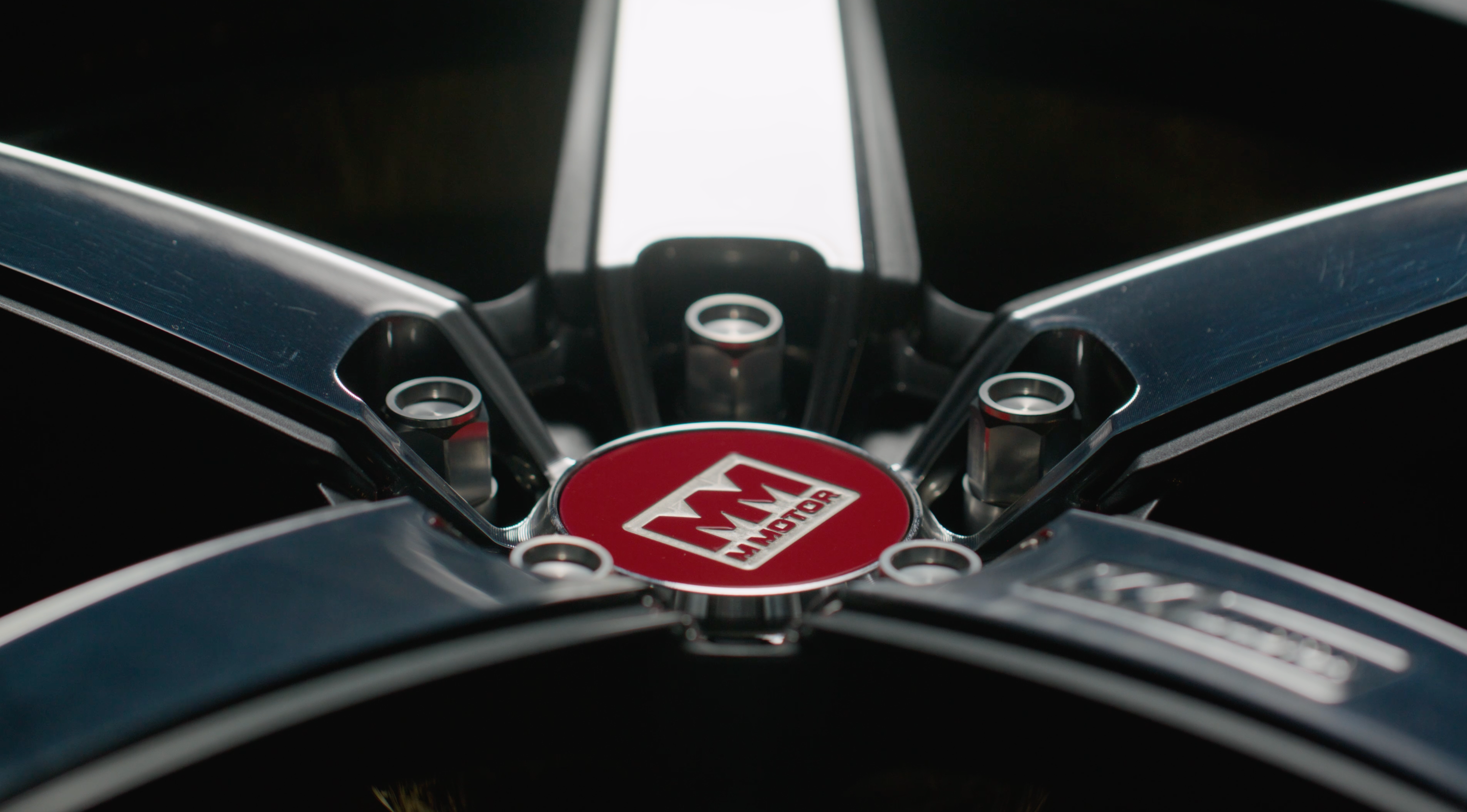 <span class='visually-hidden'>Load video: </span>1